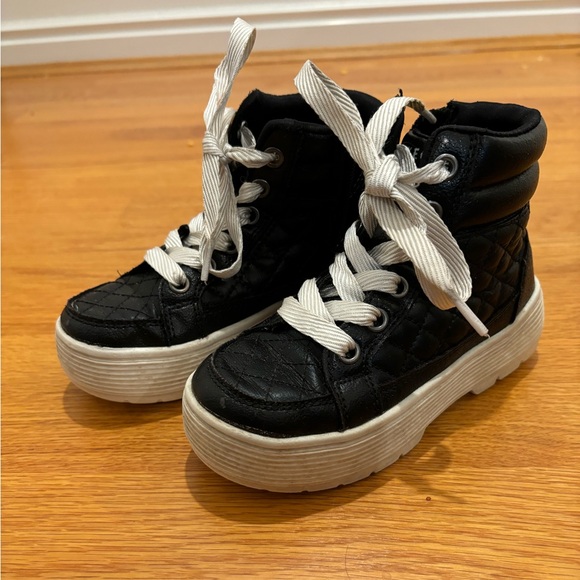 Girls Sketches Shoes size 11 - Picture 2 of 5